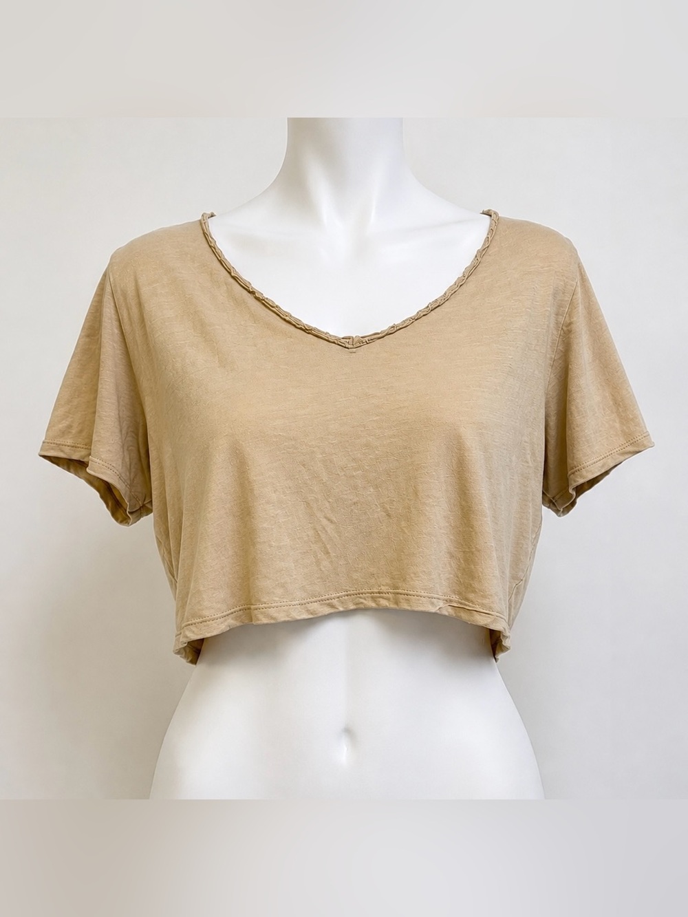 Cotton On Beige/Tan Cropped V-Neck T-Shirt — XS
